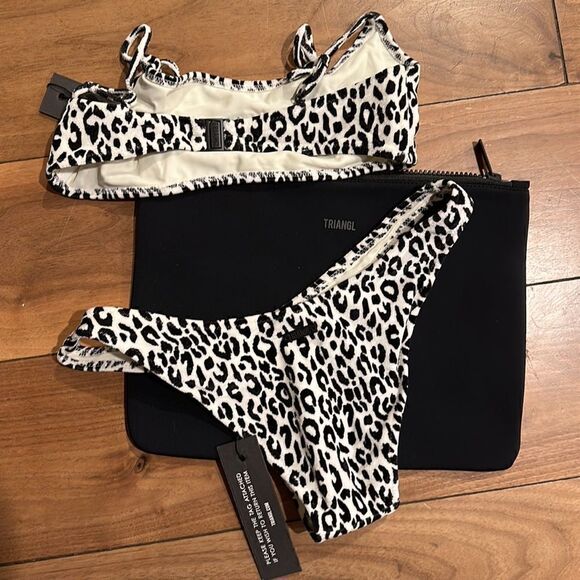 TRIANGL MICA CHEEKY POWDER VELVET BLACK WHITE NEW WITH TAGS + BAG - Picture 4 of 4